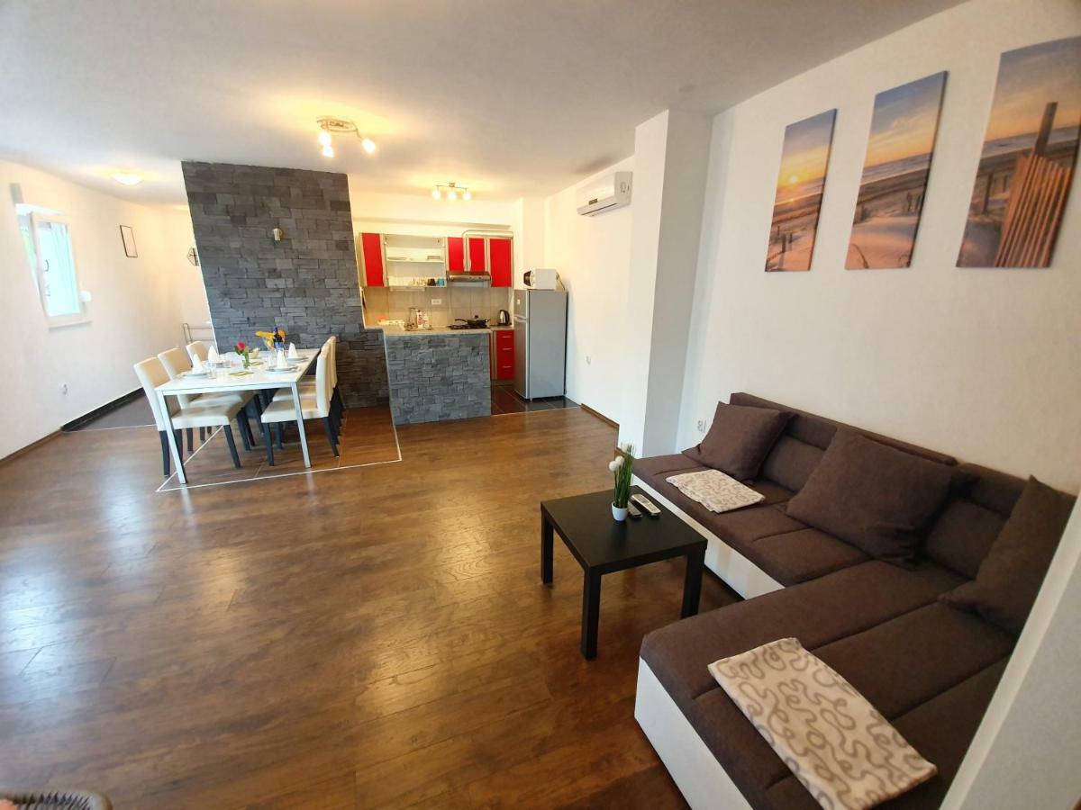 Apartments Lara Drvenik  Dış mekan fotoğraf