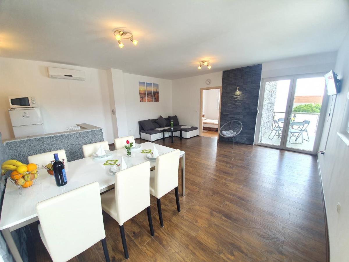 Apartments Lara Drvenik  Dış mekan fotoğraf