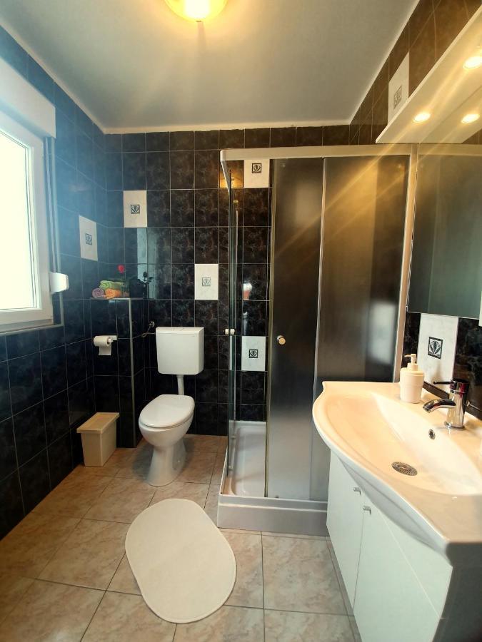 Apartments Lara Drvenik  Dış mekan fotoğraf